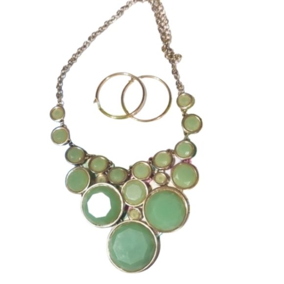 Green statement necklace vintage gold hoops - Picture 1 of 4